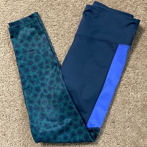 JoyLab leggings Size Small, fun flower pattern on legs, good condition - Picture 1 of 5